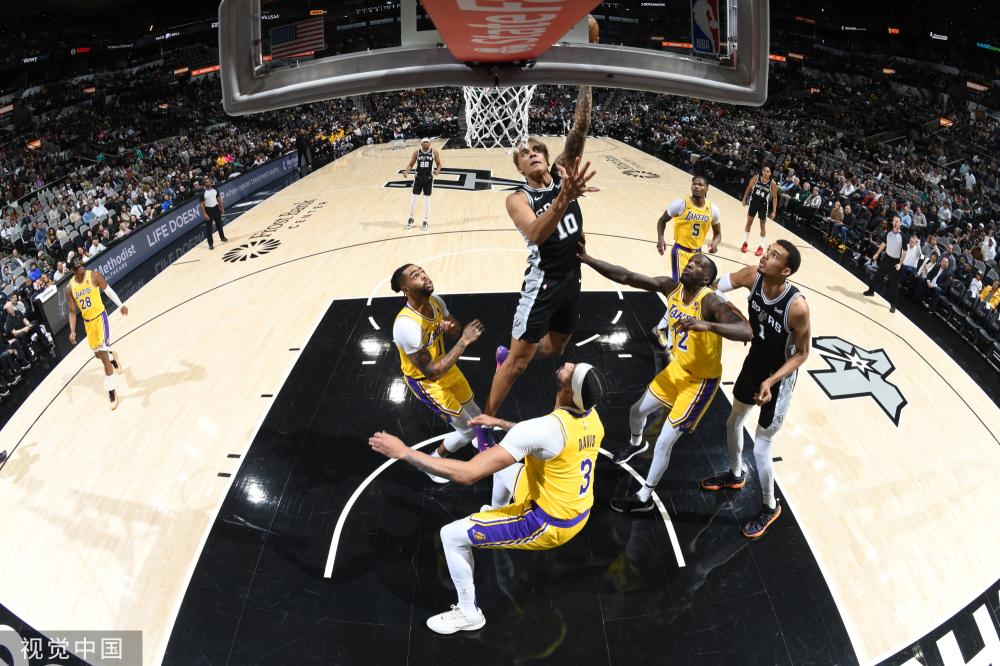 他都将继续 他都将继续