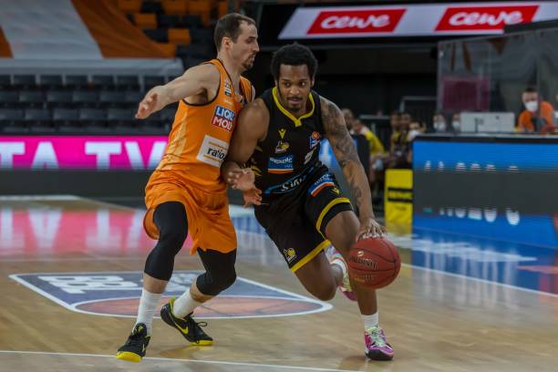 场高水平的 场高水平的