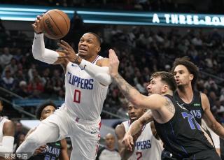 充满悬念的 充满悬念的